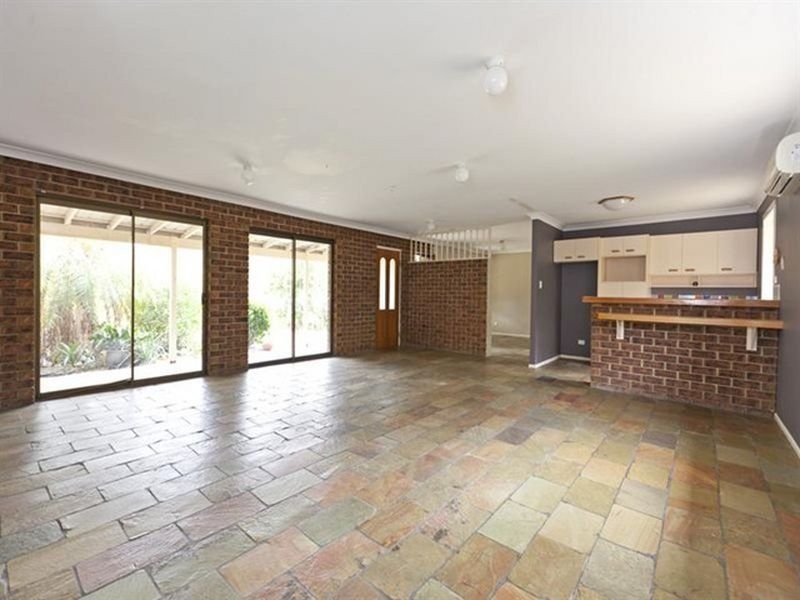 285 Redland Bay Road, Capalaba QLD 4157