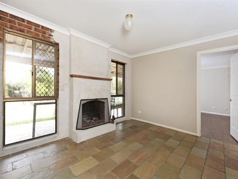 285 Redland Bay Road, Capalaba QLD 4157