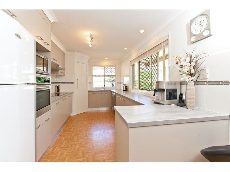 13 Patersonia Place, Birkdale QLD 4159