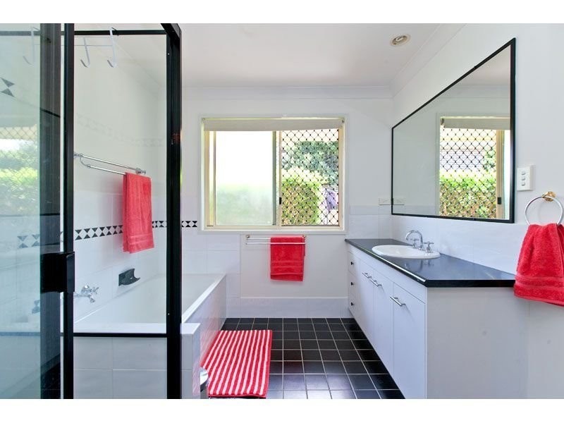 13 Patersonia Place, Birkdale QLD 4159