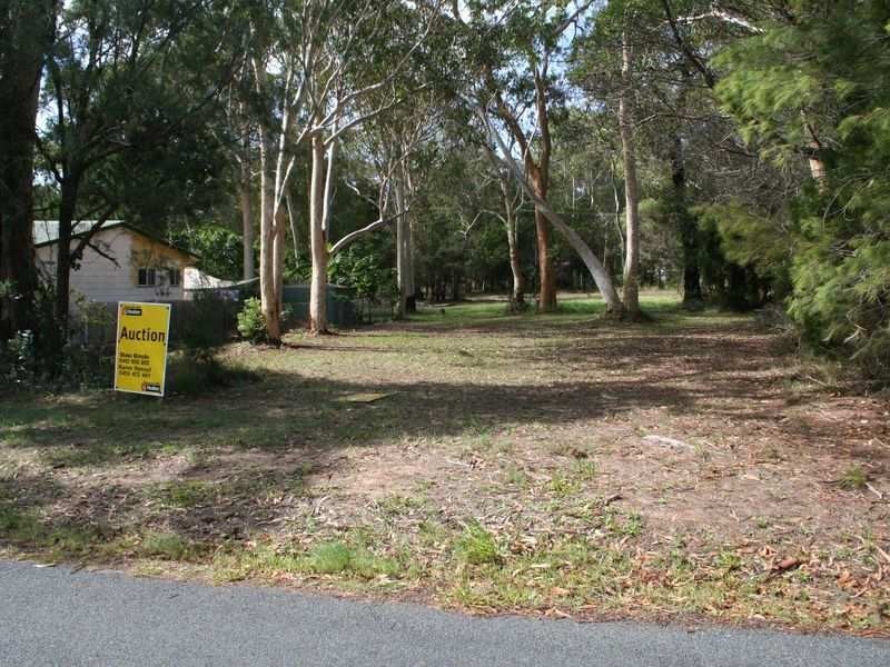 11 Barramundi Street, Macleay Island QLD 4184