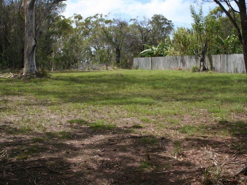 24 Lakeside Avenue, Macleay Island QLD 4184