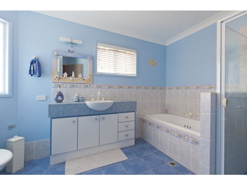 24 Juanita Street, Birkdale QLD 4159