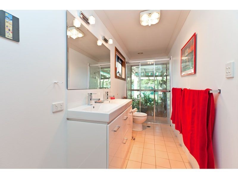 2 Cockateil Street, Thornlands QLD 4164