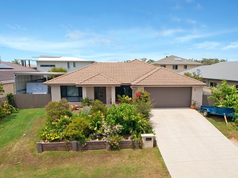 12 Magnetic Place, Redland Bay QLD 4165