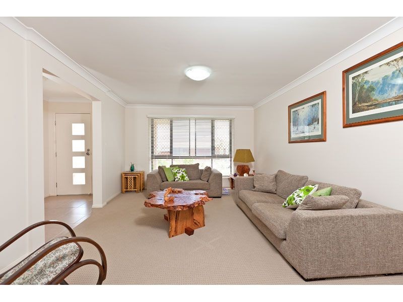 12 Magnetic Place, Redland Bay QLD 4165