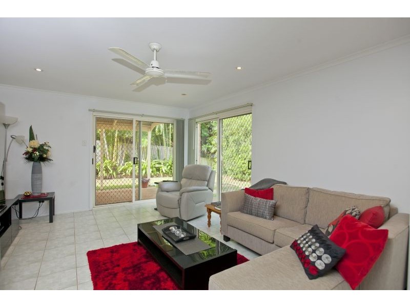 17 Leonard Street, Wellington Point QLD 4160