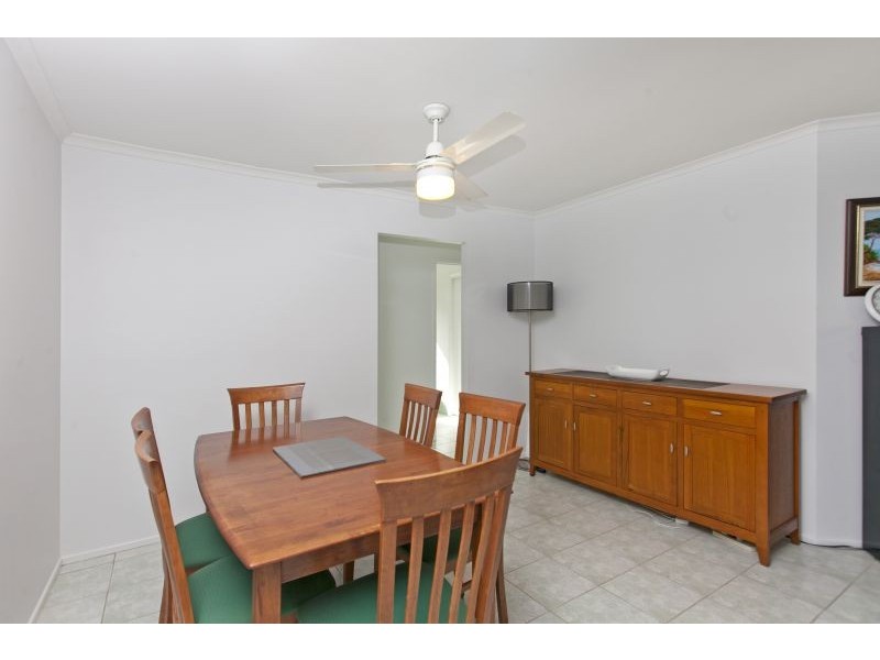 17 Leonard Street, Wellington Point QLD 4160