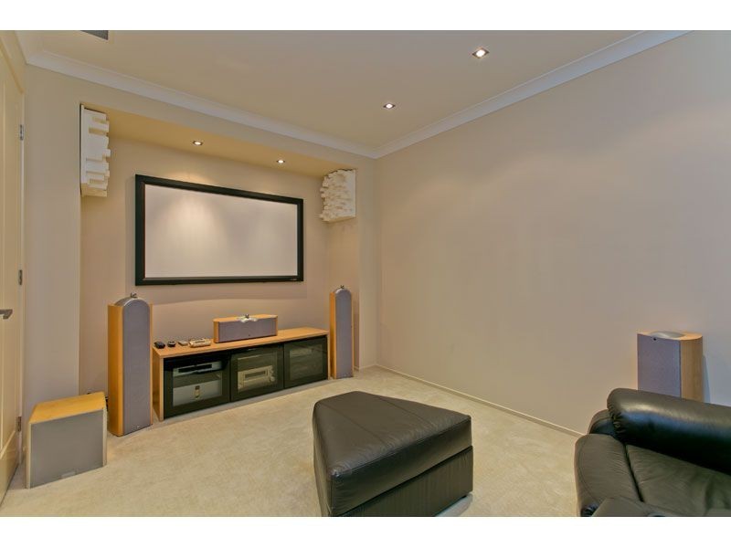 111 Torquay Road, Redland Bay QLD 4165