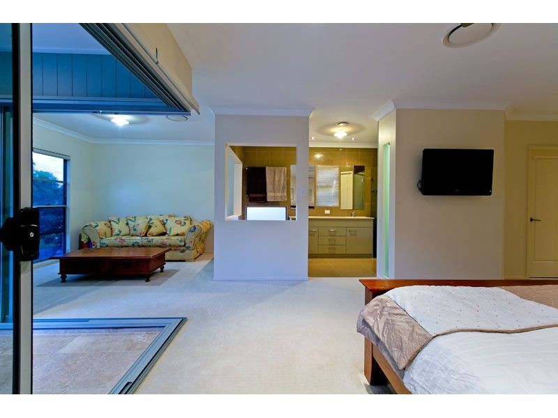 111 Torquay Road, Redland Bay QLD 4165