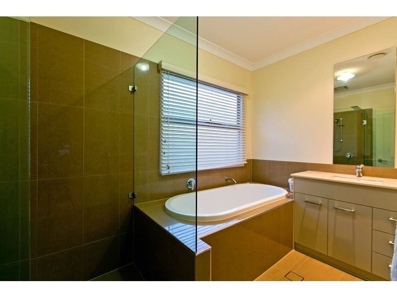 111 Torquay Road, Redland Bay QLD 4165