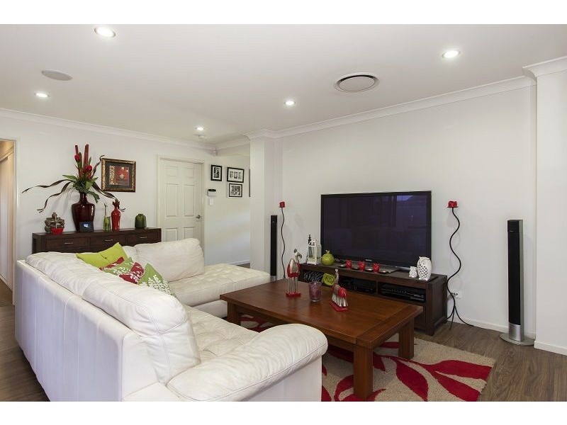 7 Youngs Road, Wynnum West QLD 4178