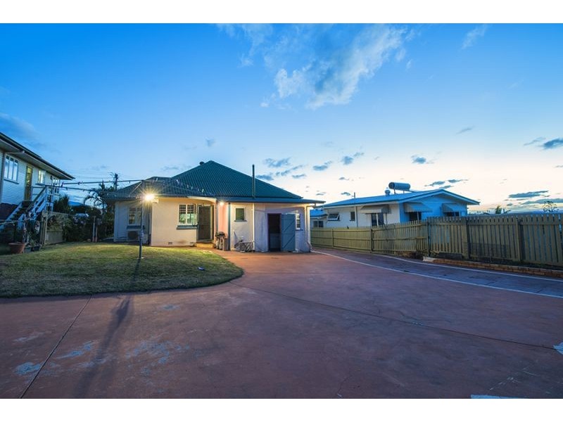 38 Rodney Street, Wynnum West QLD 4178