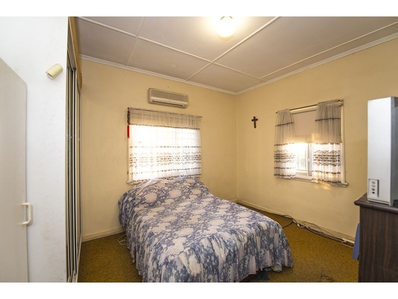 38 Rodney Street, Wynnum West QLD 4178