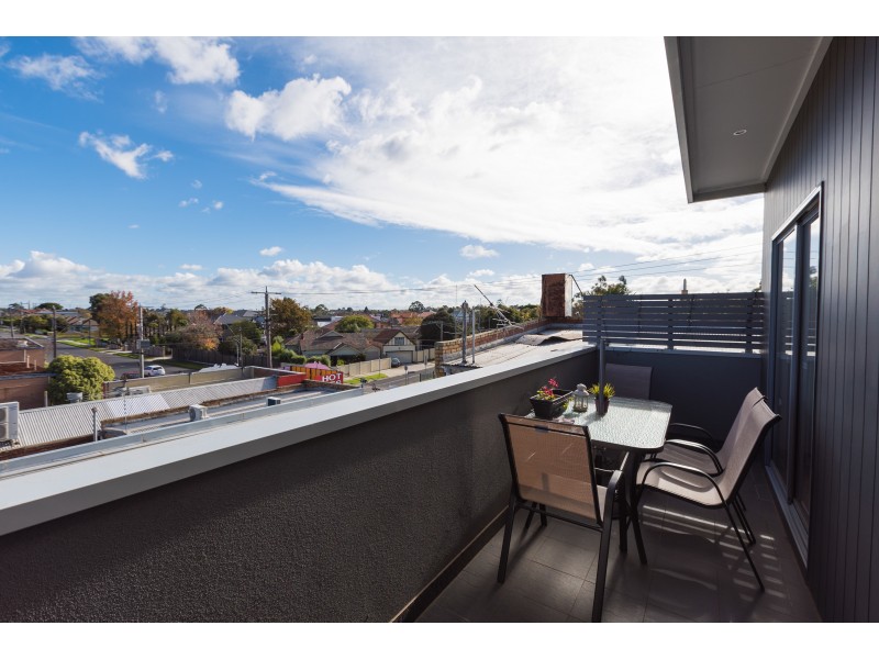 106/305 Buckley Street, Aberfeldie VIC 3040