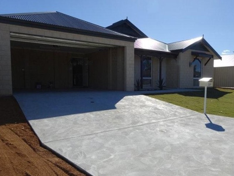 209 Chapman Valley Road, Waggrakine WA 6530