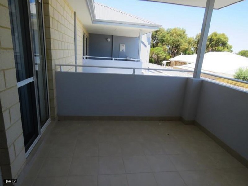 17/38 Lake Street, Rockingham WA 6168