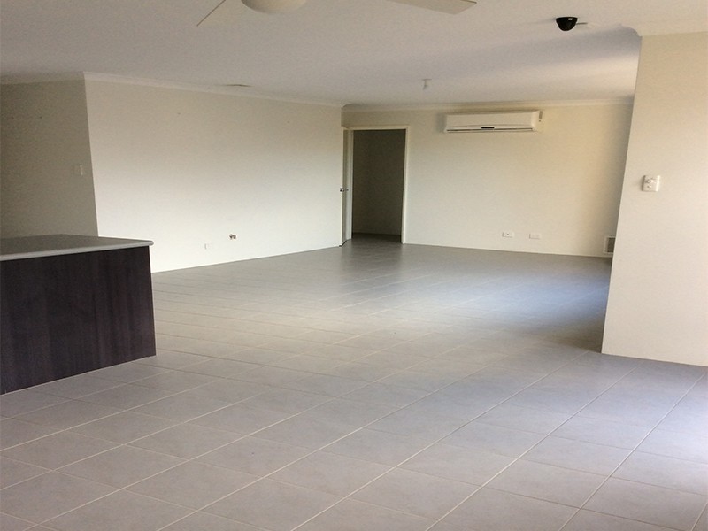 4/121 Eighth  Road, Armadale WA 6112