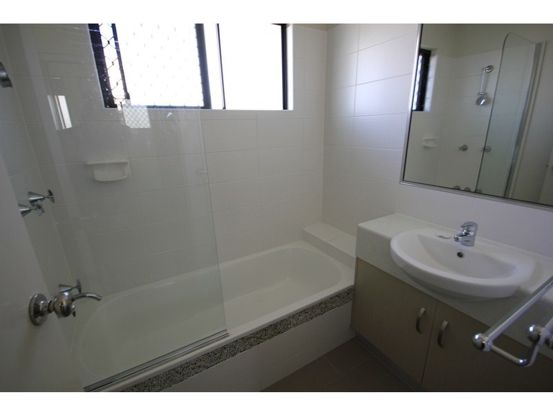 [NRAS] 13  Hollanders  Crescent, Kelso QLD 4815