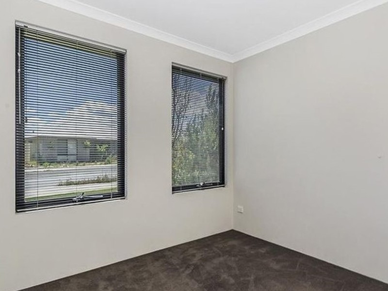 124 Shiraz Boulevard, Pearsall WA 6065