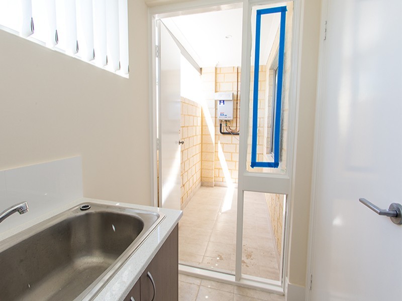 20/20 Service  Street, Mandurah WA 6210