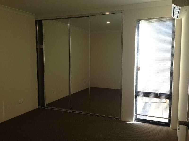 3/228 Landsdale  Road, Landsdale WA 6065