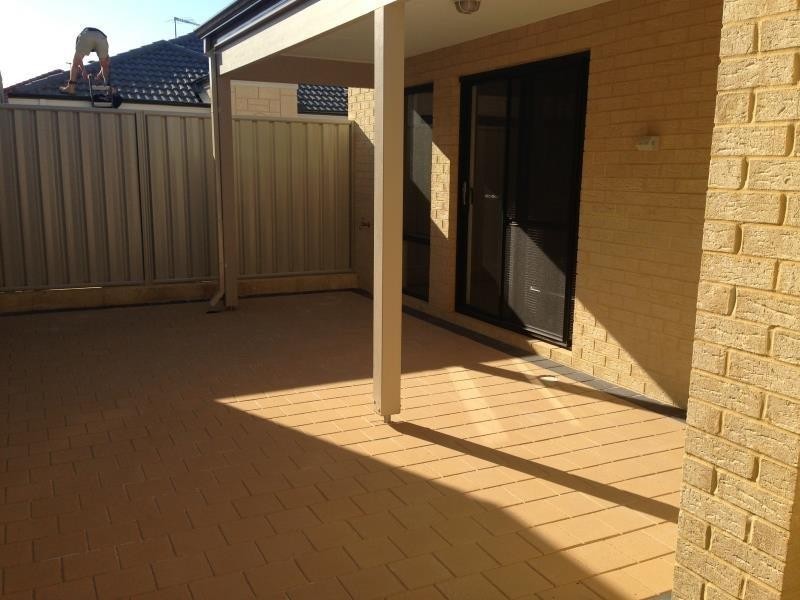 3/228 Landsdale  Road, Landsdale WA 6065