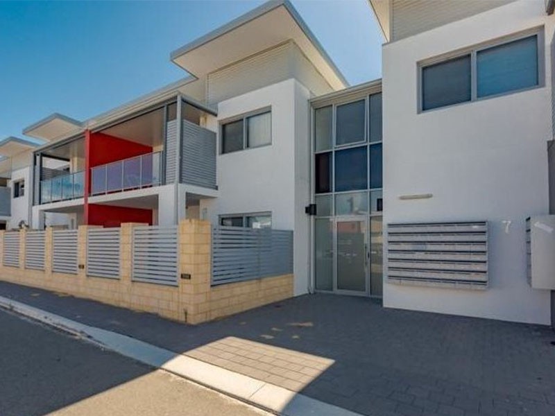 9/7 Streatham  Street, Beckenham WA 6107