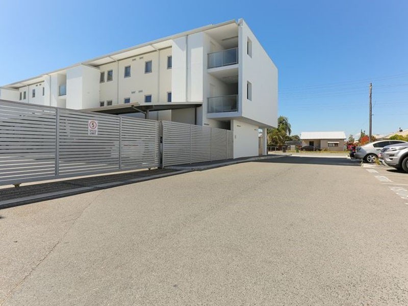 9/7 Streatham  Street, Beckenham WA 6107