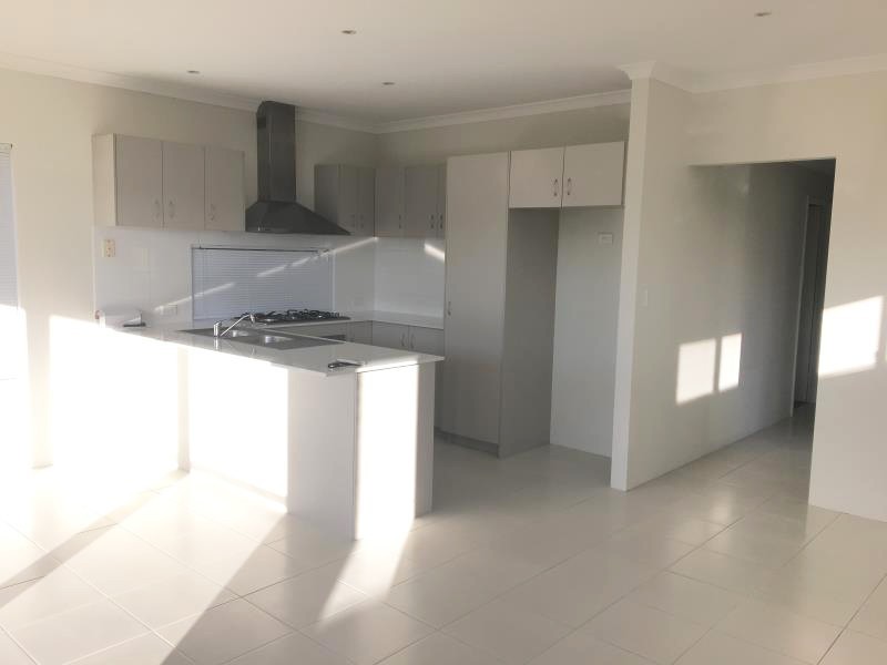 16 Sugarbush Way, Yanchep WA 6035