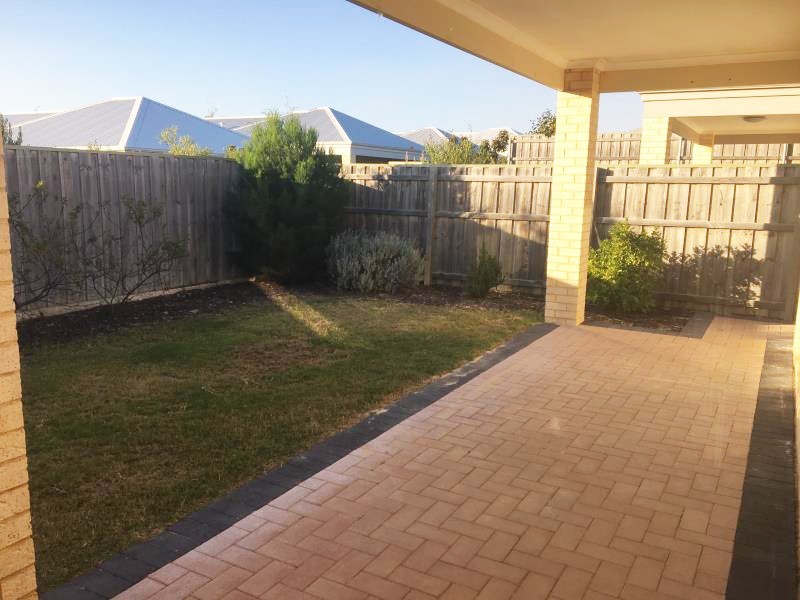 16 Sugarbush Way, Yanchep WA 6035