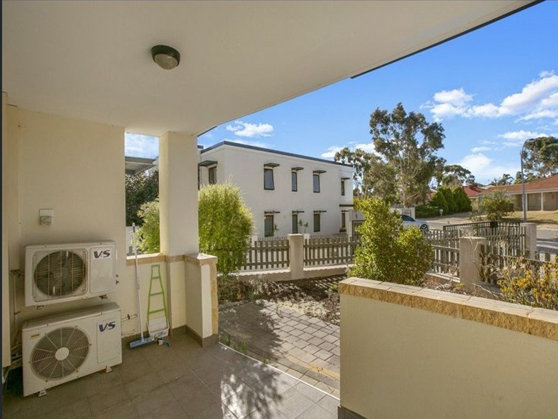 2/5 Eastleigh Loop, Currambine WA 6028