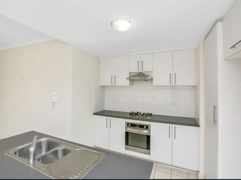 2/5 Eastleigh Loop, Currambine WA 6028