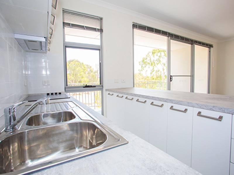 4/21 Harley  Way, Medina WA 6167