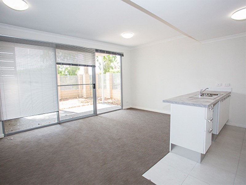 11/21 Harley Way, Medina WA 6167