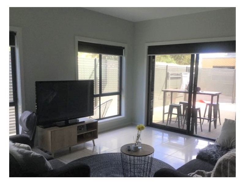 2/53 Weeroona Avenue, White Hills VIC 3550