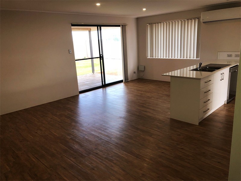 8 Lugger Outlook, Glenfield WA 6532