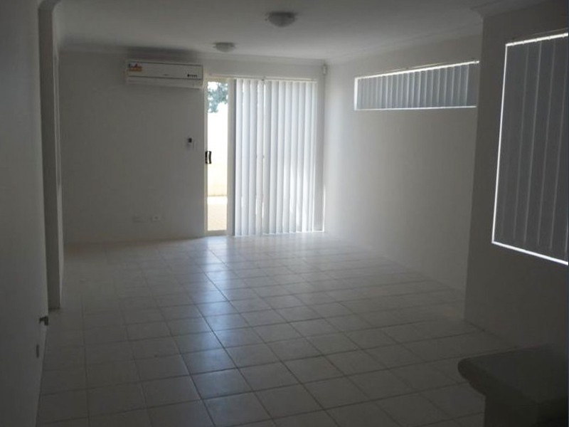 8/10 Dockerty Mews, Maddington WA 6109