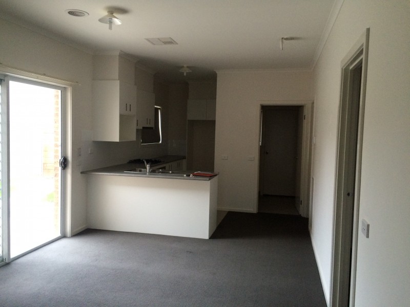 2/69 Thunder Street, North Bendigo VIC 3550