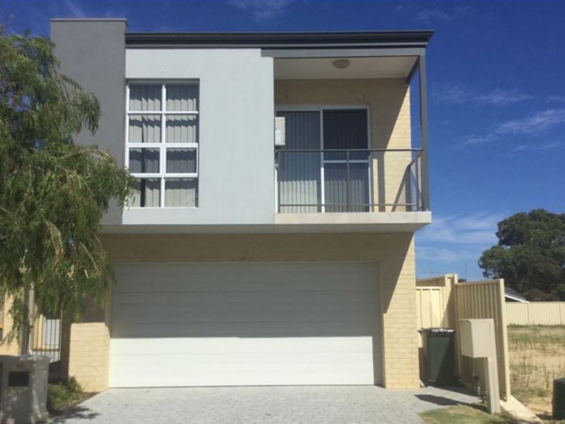 1/4 Quendamia Lane, Mandurah WA 6210