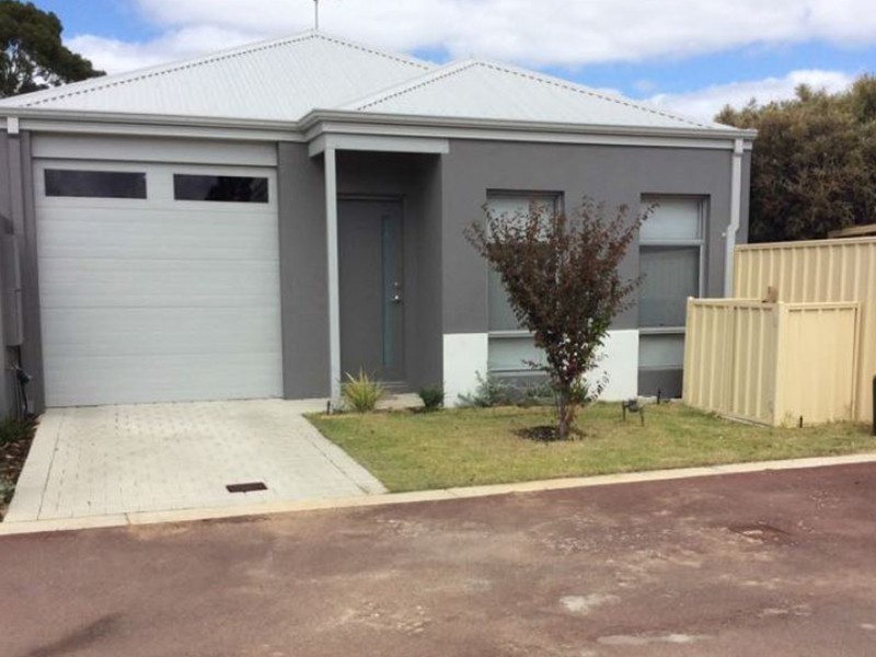 6/1 Gladstone  Road, Armadale WA 6112