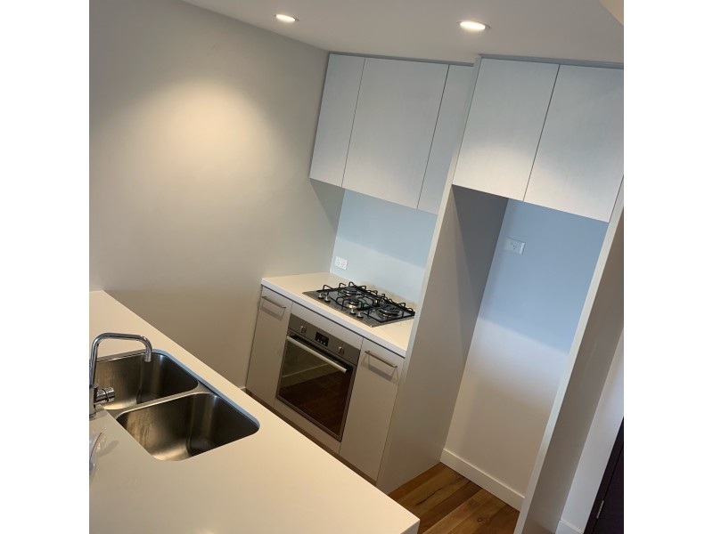 1006/18-28 Albert (59 Paisley St) Street, Footscray VIC 3011