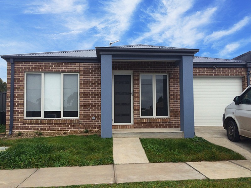 19 Magnolia Street, Wendouree VIC 3355