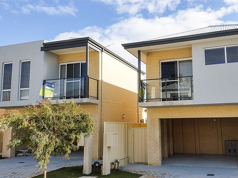 1/4 Quendamia Lane, Mandurah WA 6210