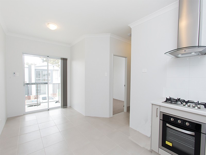 1/4 Quendamia Lane, Mandurah WA 6210