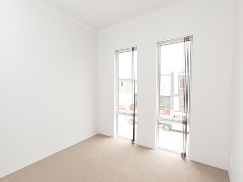 1/4 Quendamia Lane, Mandurah WA 6210