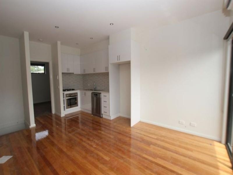 2/1 Carmichael Street, West Footscray VIC 3012