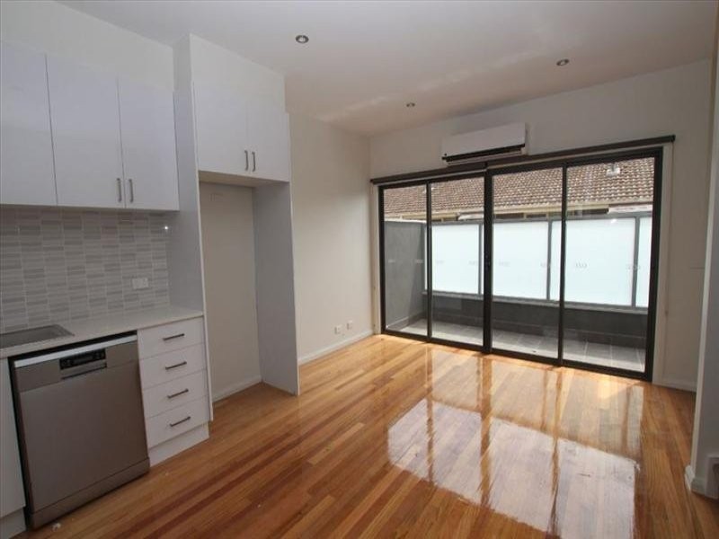 2/1 Carmichael Street, West Footscray VIC 3012