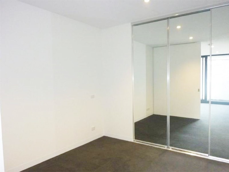 102/247-263 Racecourse Road, Kensington VIC 3031