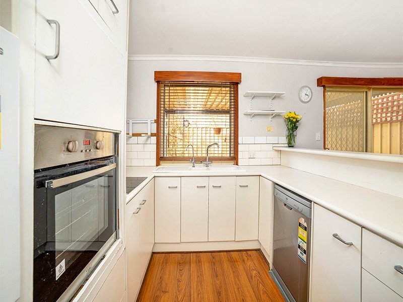 5/9 Yorktown Crescent, Henley Beach South SA 5022